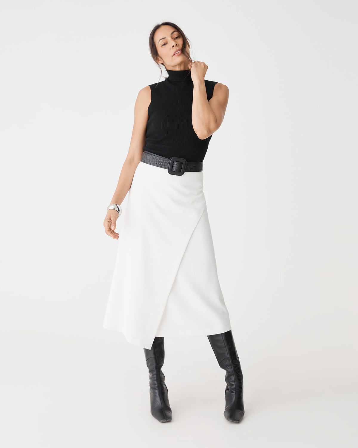 Oslo Woven Belt in black — full-length view